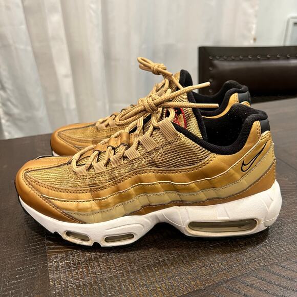 Nike Air Max 95 Metallic Gold women 7 - Picture 2 of 11